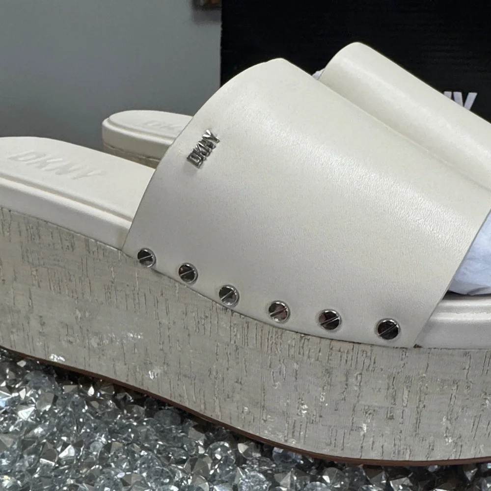 DKNY Alvy Cream White Platform Slide Sandals with Stud Accents NEW 11